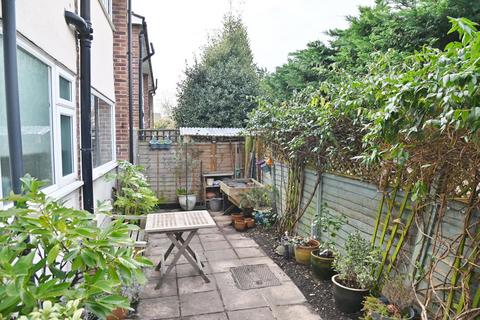 2 bedroom maisonette for sale, Belvedere Close, Teddington TW11