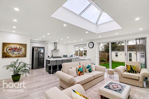 3 bedroom semi-detached bungalow for sale, Caterham Avenue, Clayhall