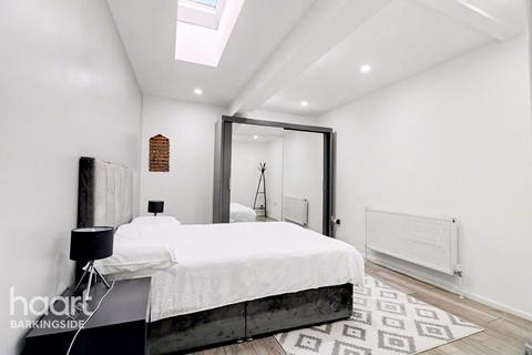3 bedroom semi-detached bungalow for sale, Caterham Avenue, Clayhall