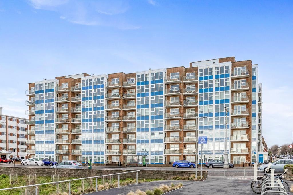 Kingsway, 215, Channings, 84-023.JPG