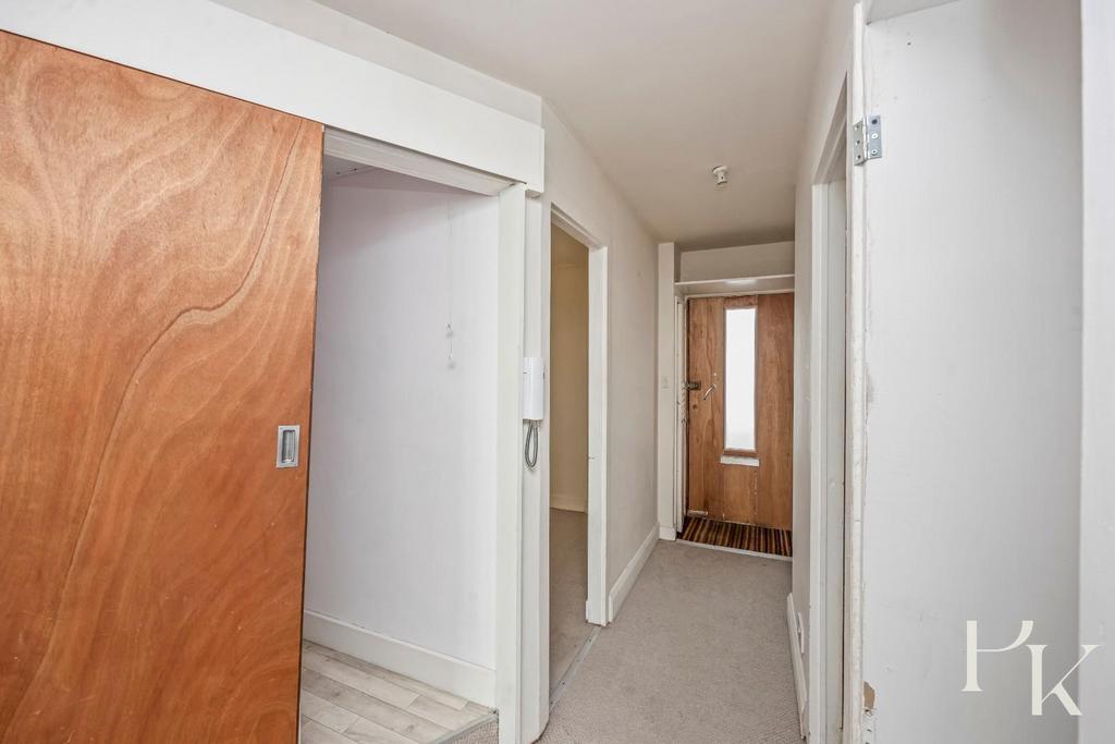 Kingsway, 215, Channings, 84-009.JPG