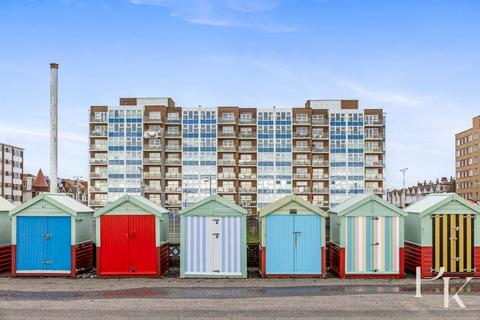 3 bedroom flat for sale, Kingsway, Hove