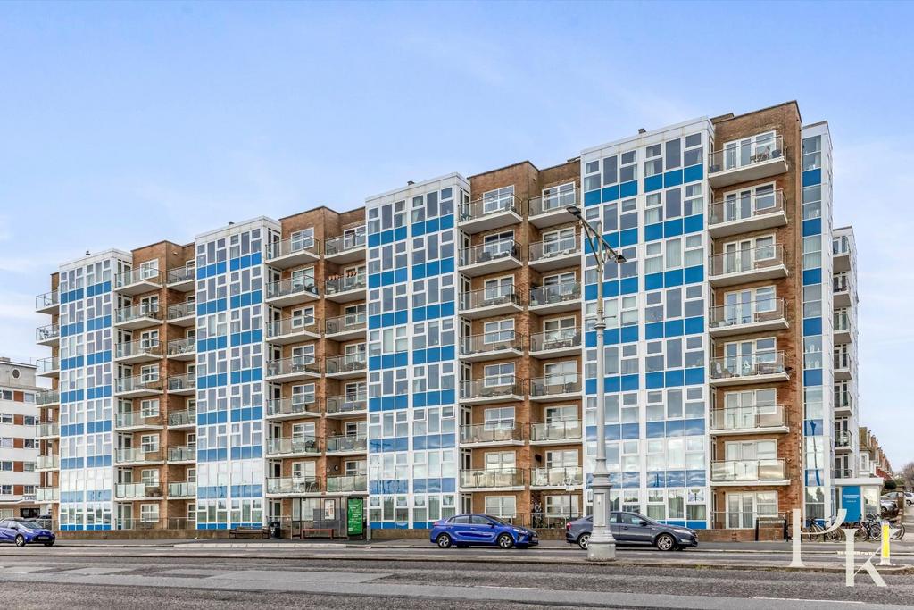 Kingsway, 215, Channings, 84-020.JPG