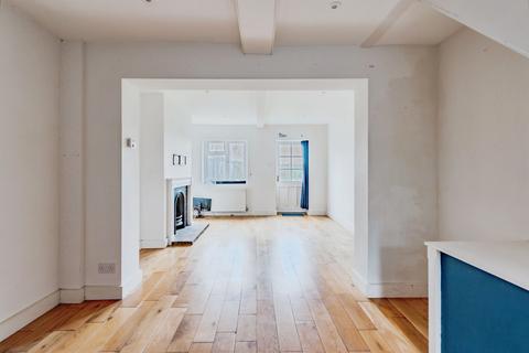 3 bedroom end of terrace house for sale, Hollis Row, Redhill