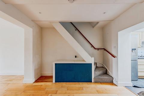 3 bedroom end of terrace house for sale, Hollis Row, Redhill