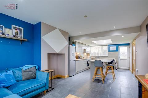 4 bedroom semi-detached house for sale, Far Lane, Rotherham