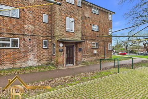 1 bedroom terraced house for sale, Arnside House Leamington Road, Romford, Essex, RM3