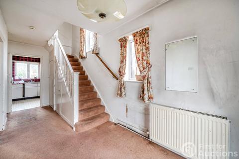 3 bedroom detached house for sale, Petersham Avenue, West Byfleet KT14