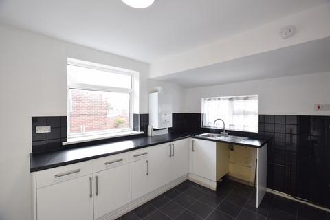 2 bedroom flat to rent, Westway, Gateshead, NE11
