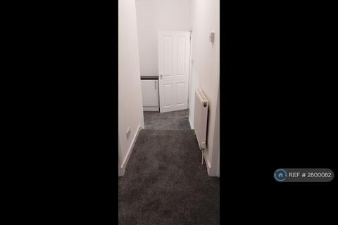 3 bedroom flat to rent, Hillington, Glasgow, G52