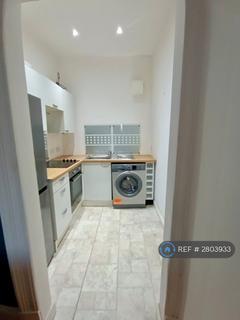 2 bedroom flat to rent, Hillfoot St, Glasgow, G31