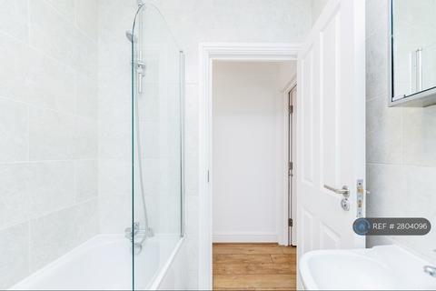 2 bedroom flat to rent, Fayland Avenue, London, SW16