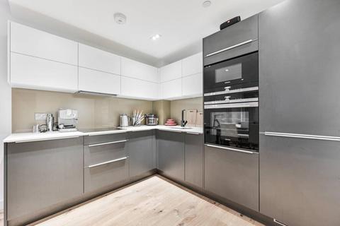 1 bedroom apartment to rent, Elizabeth Court, London SW1P