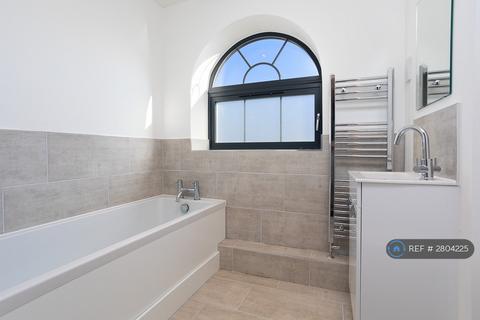 2 bedroom flat to rent, Pluckley Road, Ashford, TN27