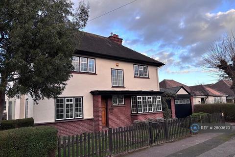 4 bedroom detached house to rent, Exeforde Avenue, Ashford, TW15