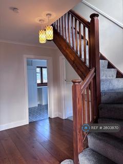 4 bedroom detached house to rent, Exeforde Avenue, Ashford, TW15