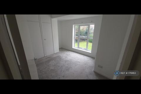 2 bedroom flat to rent, Spencer Road, Eastbourne, BN21