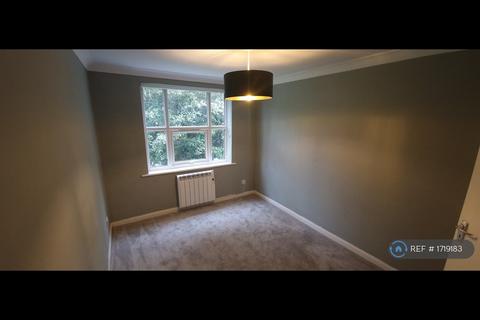 2 bedroom flat to rent, Spencer Road, Eastbourne, BN21