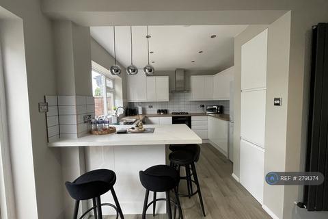 4 bedroom semi-detached house to rent, Stevens Road, Witham, CM8