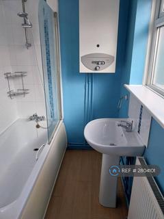 2 bedroom terraced house to rent, Fox Street, Gillingham, ME7