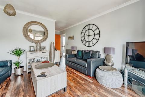 2 bedroom maisonette for sale, Whitmore Way, Horley
