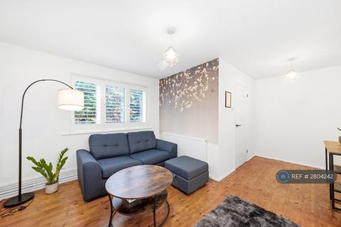 1 bedroom flat to rent, Carew Court, London, SE14