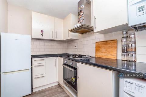 2 bedroom flat to rent, Apsley Court, Sutton, SM2