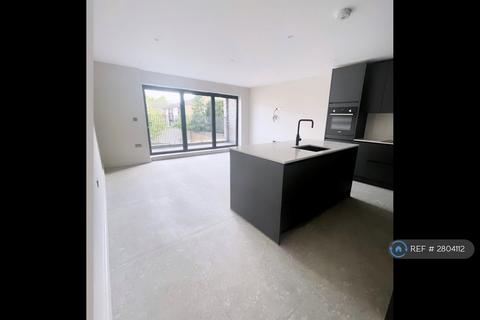 2 bedroom flat to rent, Glengall Road, Woodford Green, IG8