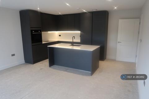 2 bedroom flat to rent, Glengall Road, Woodford Green, IG8