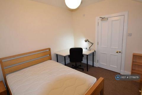 1 bedroom in a flat share to rent, Clifton Road, Aberdeen, AB24