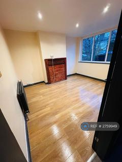 3 bedroom semi-detached house to rent, Highmoor Road, Rowley Regis, B65