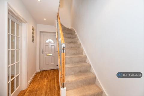 1 bedroom in a house share to rent, Red Post Hill, London, SE24