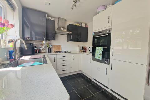 3 bedroom end of terrace house for sale, Ray Close, Purton, Swindon