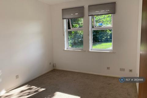 1 bedroom flat to rent, High Street Colliers Wood, London, SW19