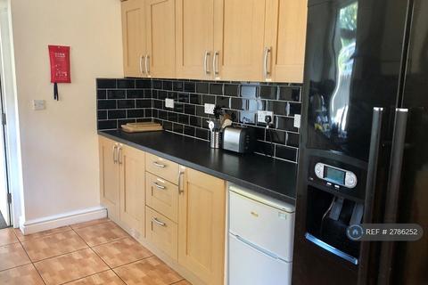 1 bedroom in a house share to rent, Henry Road, Birmingham, B25