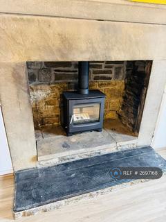 2 bedroom semi-detached house to rent, The Ashes, Glossop, SK13