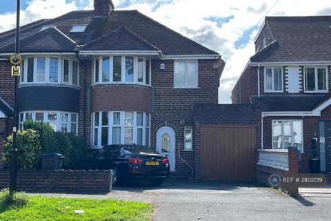 3 bedroom semi-detached house to rent, Perry Avenue, Birmingham, B42