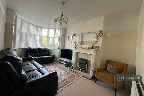 3 bedroom semi-detached house to rent, Perry Avenue, Birmingham, B42