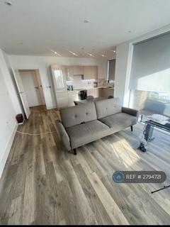 1 bedroom in a flat share to rent, Wilson House, London, SW11