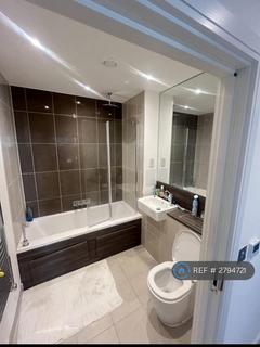 1 bedroom in a flat share to rent, Wilson House, London, SW11