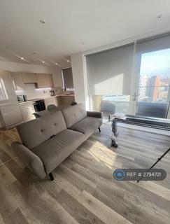 1 bedroom in a flat share to rent, Wilson House, London, SW11
