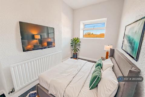 3 bedroom terraced house to rent, Redearth Road, Darwen, BB3