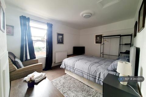 1 bedroom in a house share to rent, Pridham Road, Thornton Heath, CR7