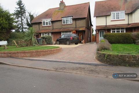 3 bedroom semi-detached house to rent, The Terrace, Moreton Morrell, CV35