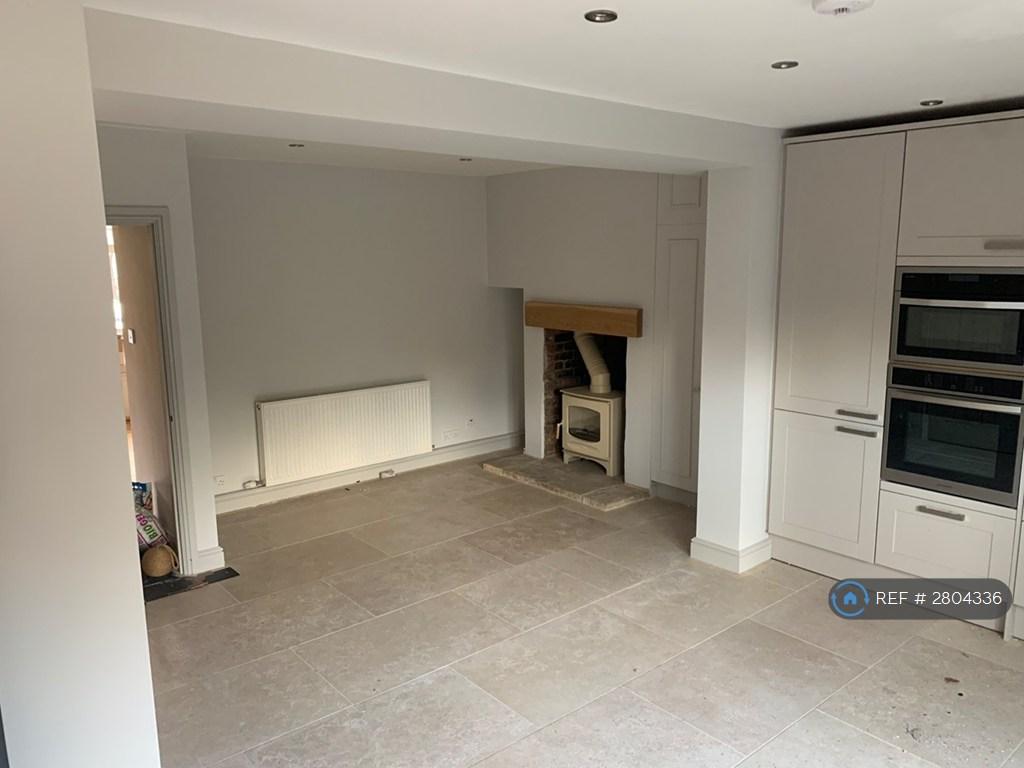 Cosy Area Off Kitchen Diner