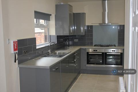 7 bedroom terraced house to rent, Deramore Street, Manchester, M14