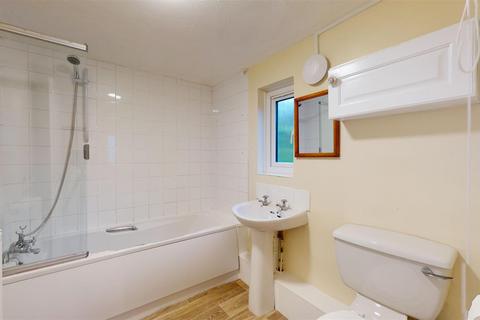 2 bedroom semi-detached house to rent, Newtown, Easton on the Hill