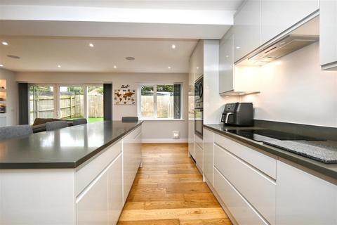 4 bedroom semi-detached house for sale, Cornflower Crescent, Polegate