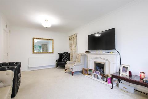 4 bedroom detached house for sale, Pennine Drive, Altrincham