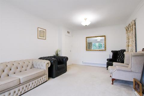 4 bedroom detached house for sale, Pennine Drive, Altrincham